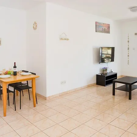 Mynapa Apartment