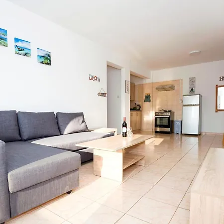 Apartman Mynapa Ajía Nápa